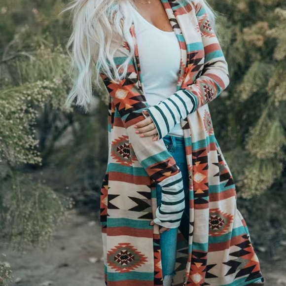 Aztec sweater. Unique stripped cuff feature - Picture 2 of 6